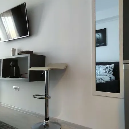 Summerland Apartment